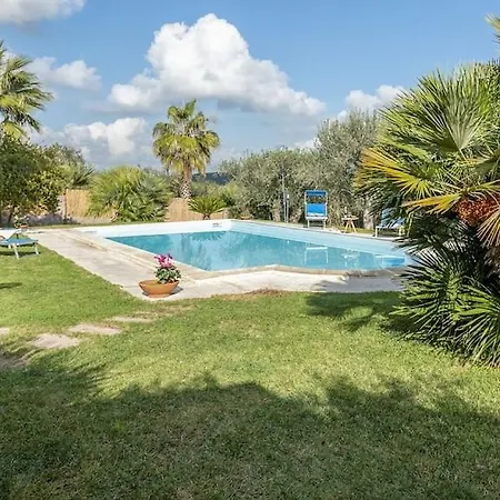 Josephine Con Piscina E Parco Per 8 Ospiti Villa