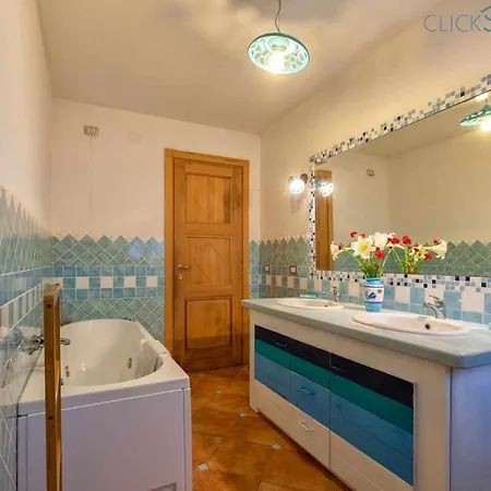 Josephine Con Piscina E Parco Per 8 Ospiti Villa