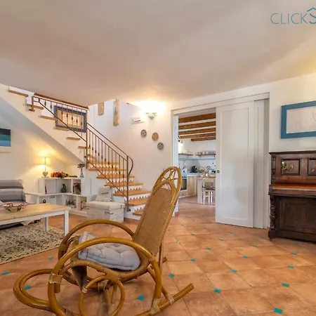 Josephine Con Piscina E Parco Per 8 Ospiti *