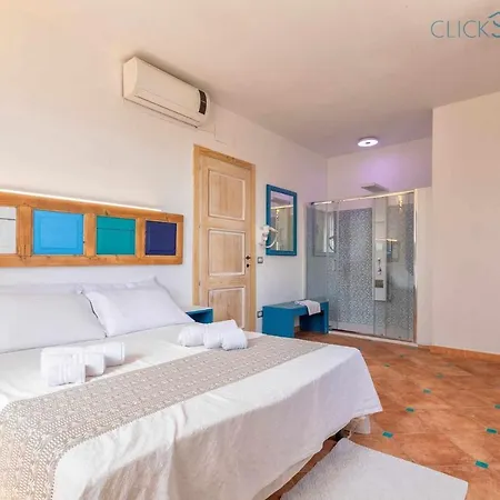 Josephine Con Piscina E Parco Per 8 Ospiti