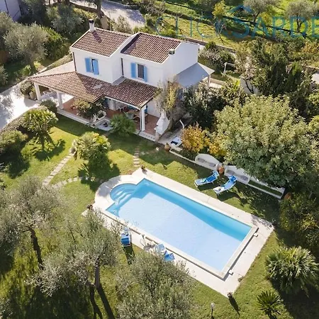Villa Josephine Con Piscina E Parco Per 8 Ospiti