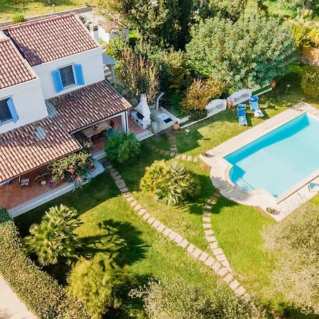 Josephine Con Piscina E Parco Per 8 Ospiti Villa