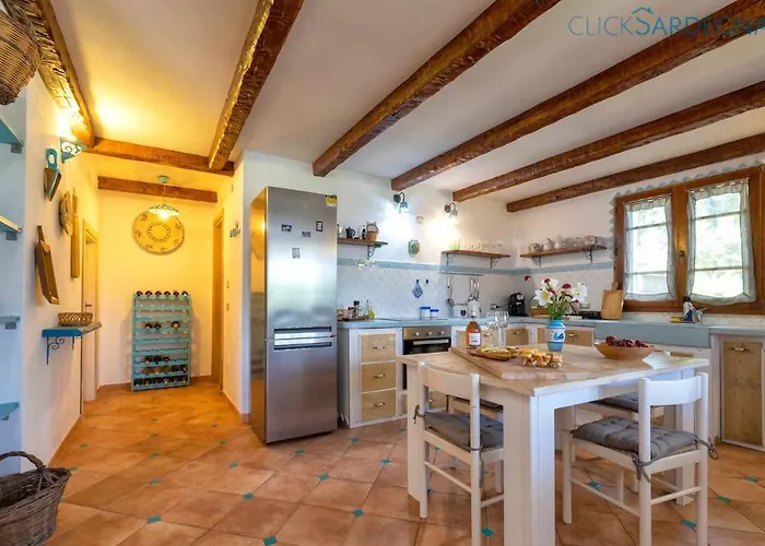 Josephine Con Piscina E Parco Per 8 Ospiti