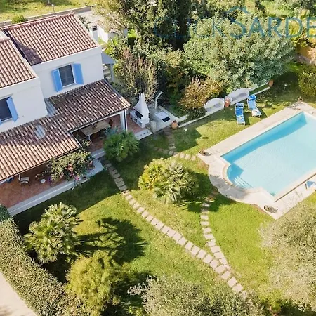 Josephine Con Piscina E Parco Per 8 Ospiti *